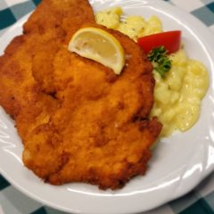 Schnitzel mit Kartoffelsalat